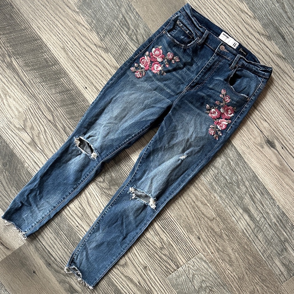 Garage ultra hi-rise Floral Embroidered Skinny Jeans size 11‎